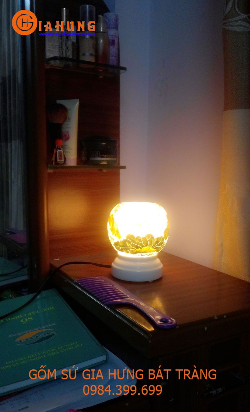 C360_2016-03-31-20-29-01-022 đèn xông tinh dầu
