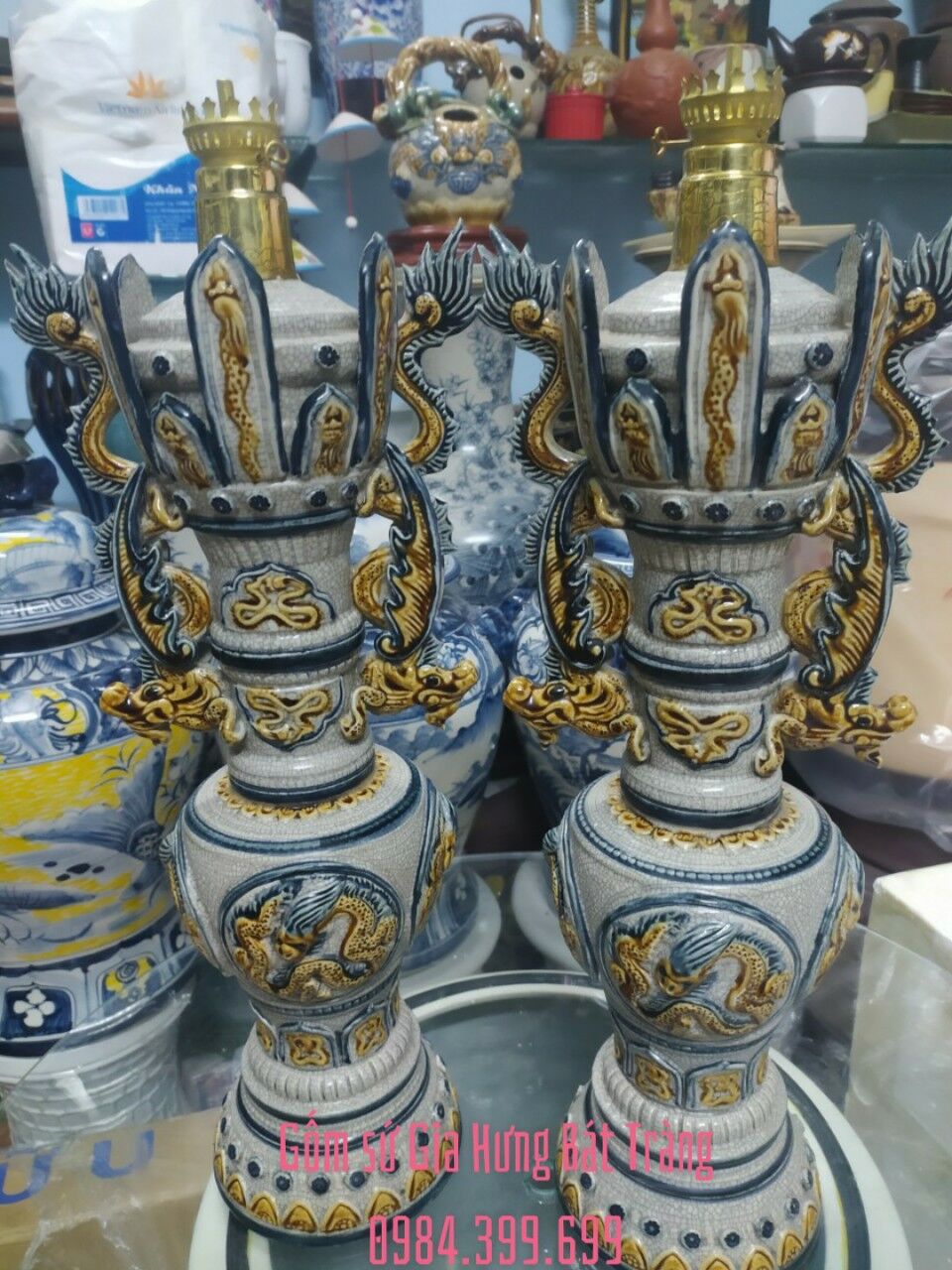 đèn thờ giả cổ gốm bát tràng đèn dầu thờ, đèn dầu giả cổ, cây đèn dầu, chân đèn dầu, đèn dầu khắc nổi, đèn thờ bát tràng, đèn dầu thờ gốm, đèn thờ men rạn