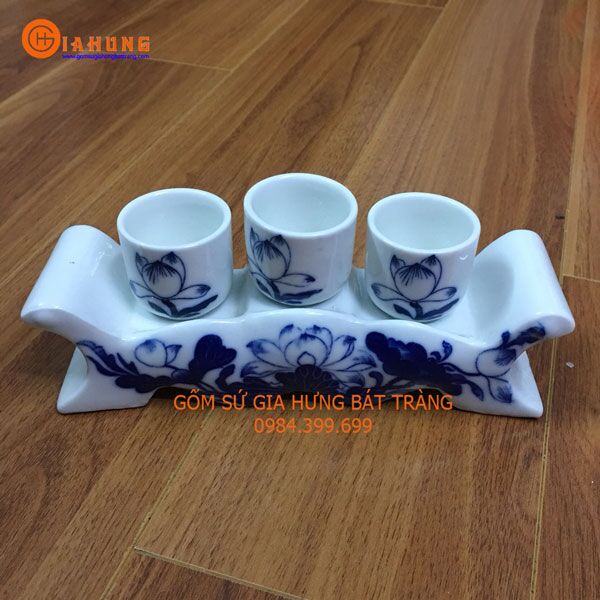 kỷ thờ 3 vẽ sen đồ thờ men xanh trắng, bộ đồ thờ gốm bát tràng, đồ thờ men lam, đồ thờ gốm sứ, ống hương, kỷ 5 vẽ sen, kỷ thờ vẽ sen