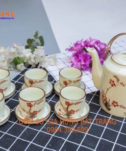 Bộ ấm chén bát tràng, bộ ấm chén vại. bộ ấm chén khắc hoa văn, bộ ấm tích men lam bát tràng, ấm tích 1.5l, ấm tích bát tràng 1,5l, bộ ấm tích men kem vẽ sen xanh, ấm tích vẽ đào